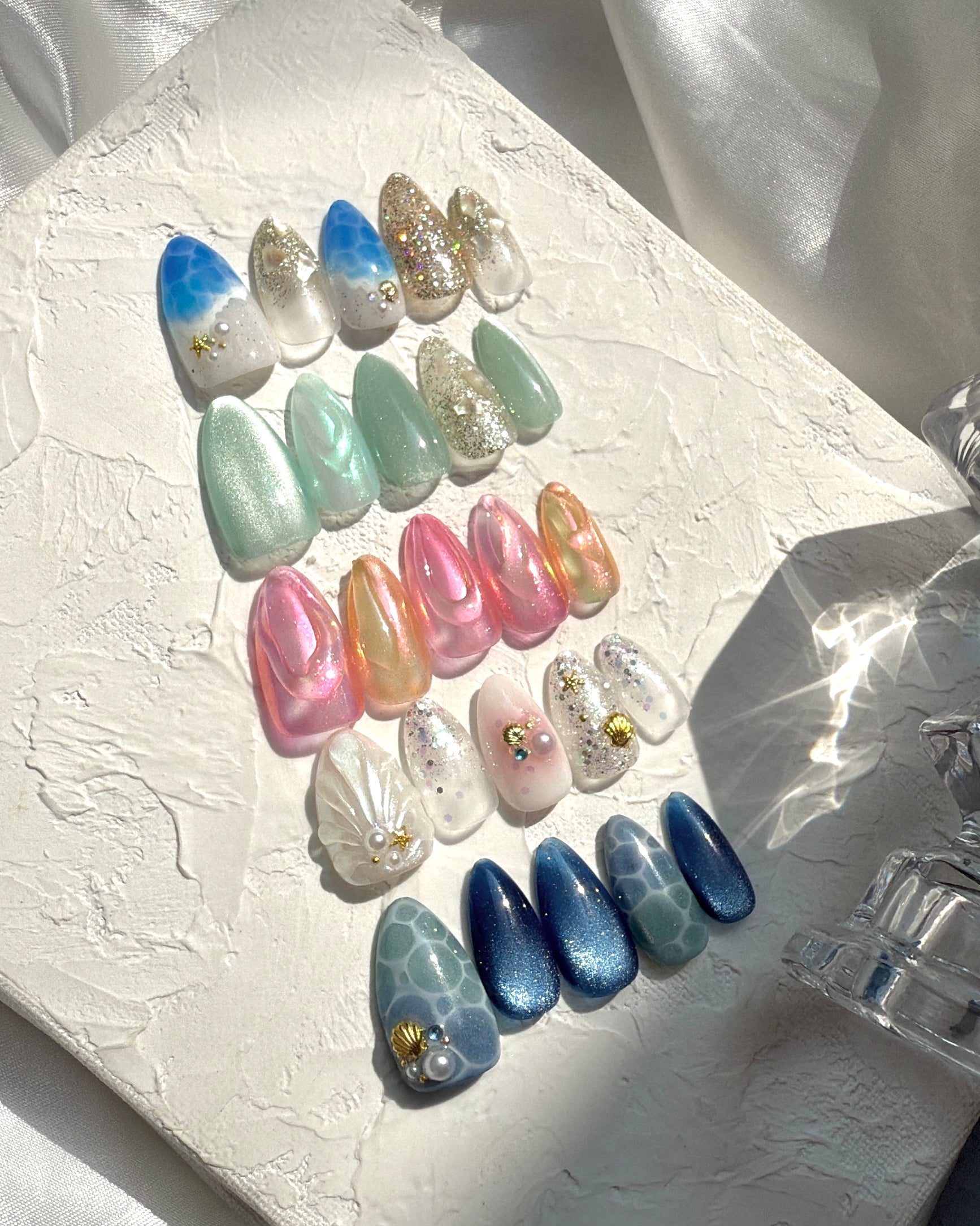 No.323 ネイルチップ マーメイド 白 人魚 貝殻 人魚の鱗 キラキラ 海